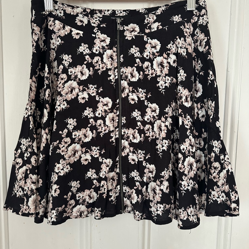 Forever 21 Black and White Ruffled Skater Mini Skirt